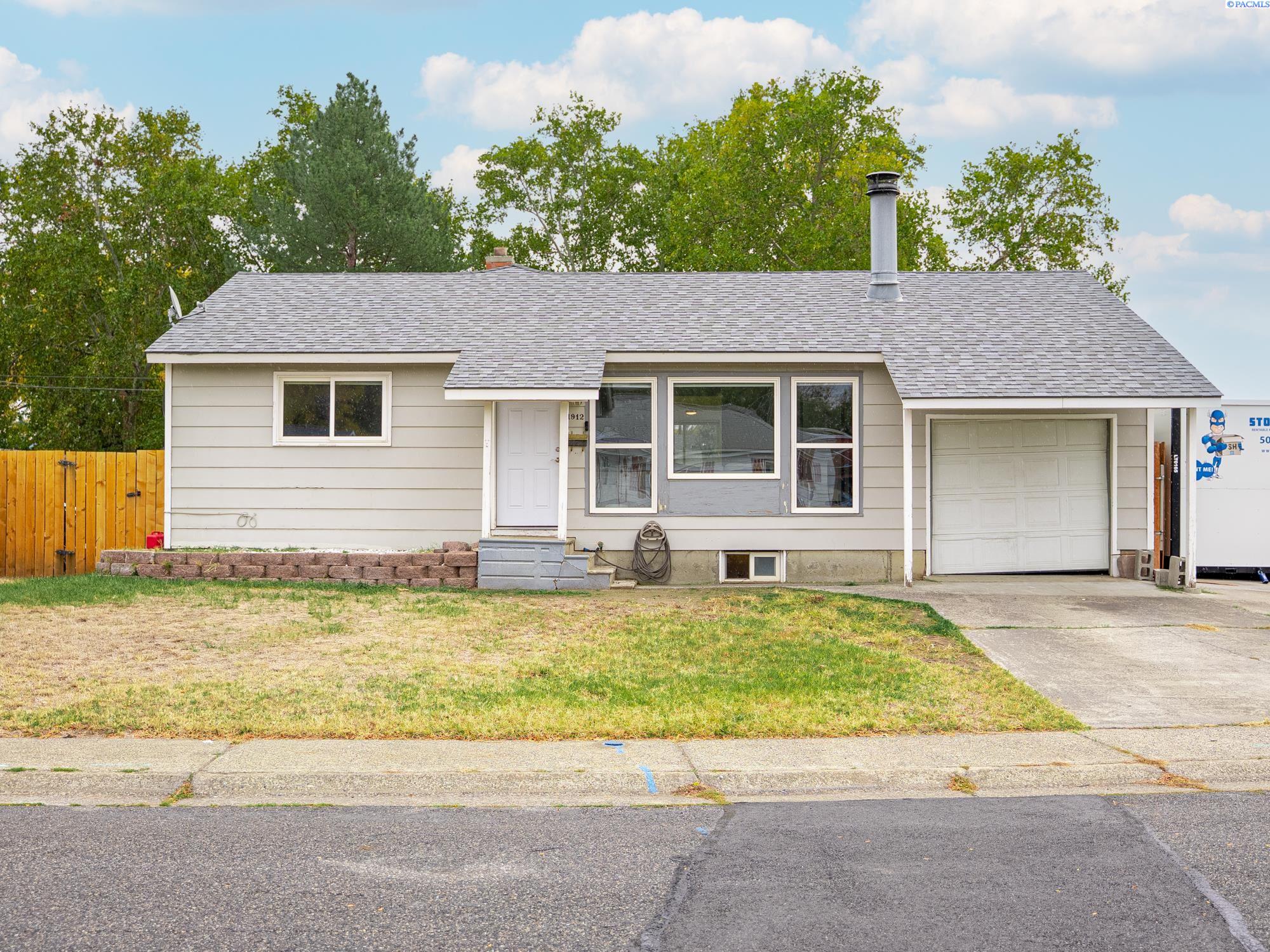 Hood Ave, Richland, Washington 99354-2232, 5 Bedrooms Bedrooms, 0 ,3 BathroomsBathrooms,Houses,For Sale,Hood Ave,0,288636