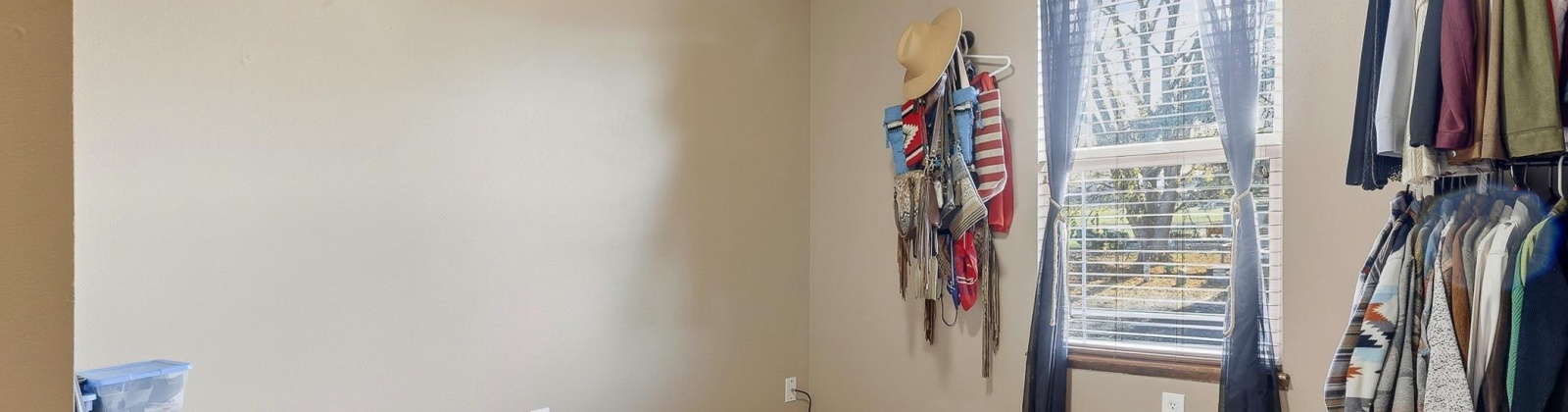 Bell St, Pasco, Washington 99301, 4 Bedrooms Bedrooms, 0 ,2 BathroomsBathrooms,Houses,For Sale,Bell St,0,289097