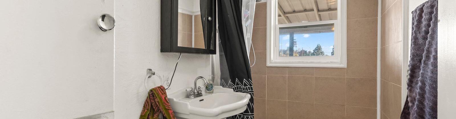 52nd Avenue, Yakima, Washington 98908, 2 Bedrooms Bedrooms, 0 ,1 BathroomBathrooms,Houses,For Sale,52nd Avenue,0,289119