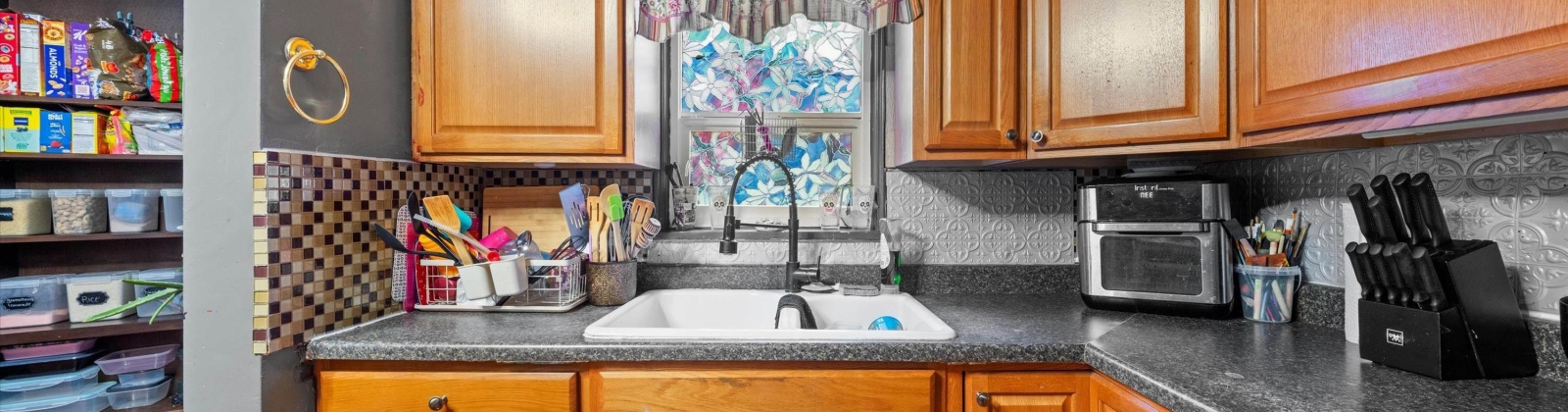 4th Ave, Kennewick, Washington 99336, 3 Bedrooms Bedrooms, 0 ,1 BathroomBathrooms,Houses,For Sale,4th Ave,0,289132