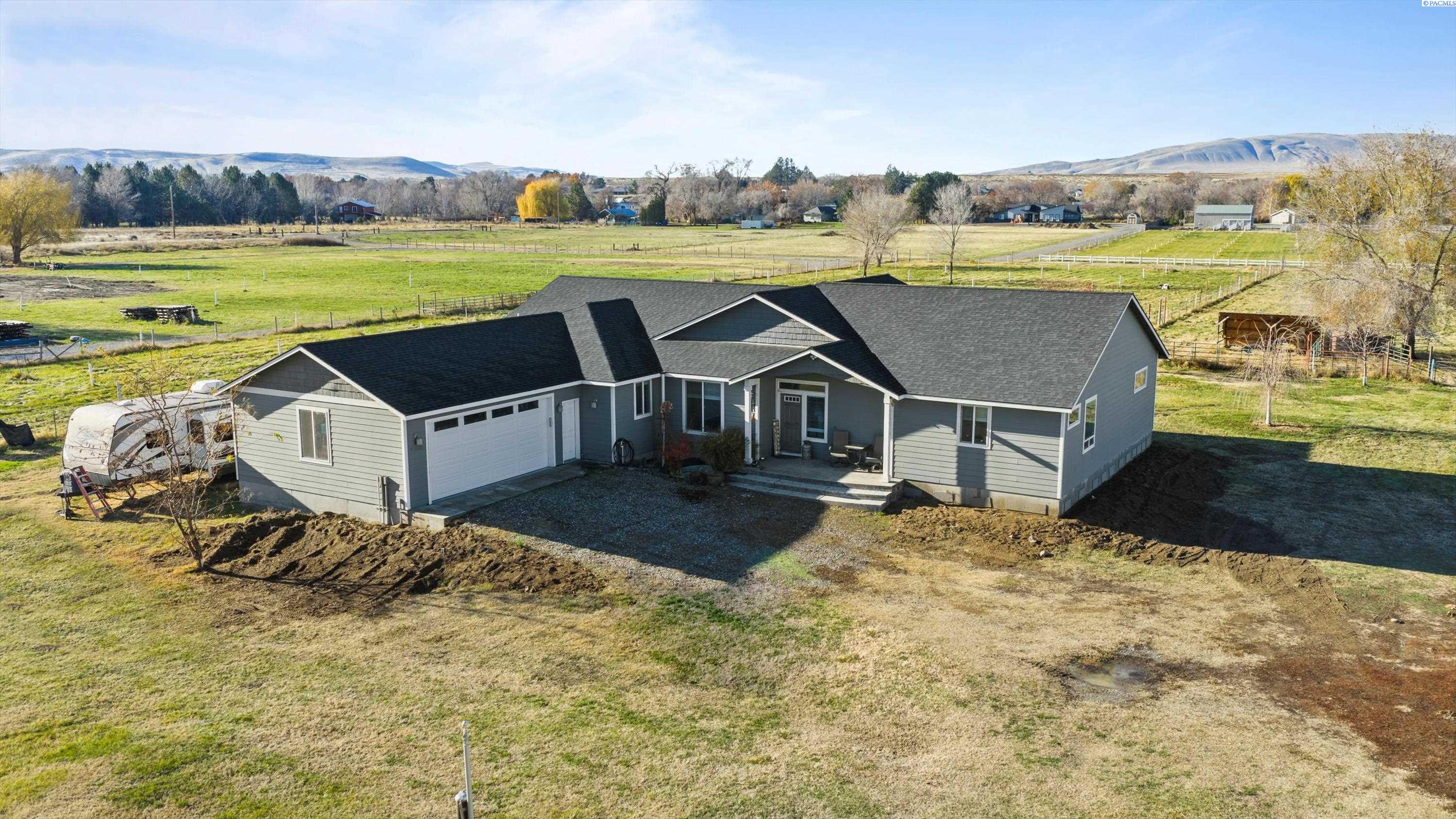 Snively, West Richland, Washington 99353, 3 Bedrooms Bedrooms, 0 ,3 BathroomsBathrooms,Houses,For Sale,Snively,0,289155