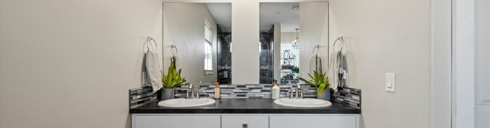 Snively, West Richland, Washington 99353, 3 Bedrooms Bedrooms, 0 ,3 BathroomsBathrooms,Houses,For Sale,Snively,0,289155