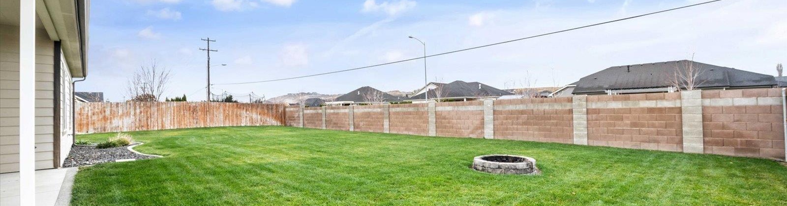 9th Ave, Kennewick, Washington 99336, 4 Bedrooms Bedrooms, 0 ,2 BathroomsBathrooms,Houses,For Sale,9th Ave,0,289165