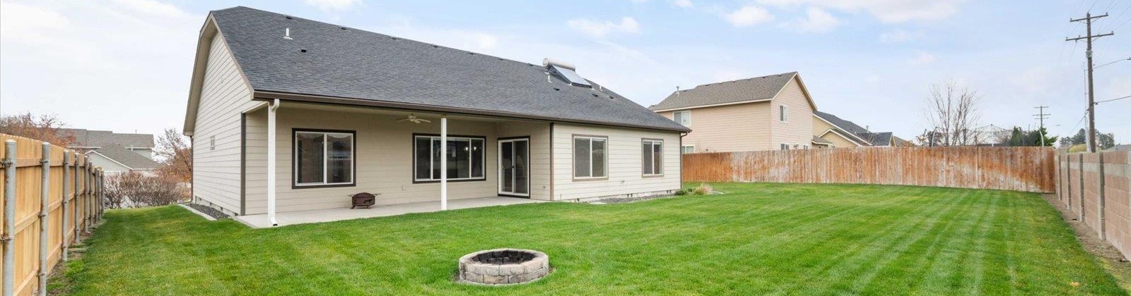 9th Ave, Kennewick, Washington 99336, 4 Bedrooms Bedrooms, 0 ,2 BathroomsBathrooms,Houses,For Sale,9th Ave,0,289165