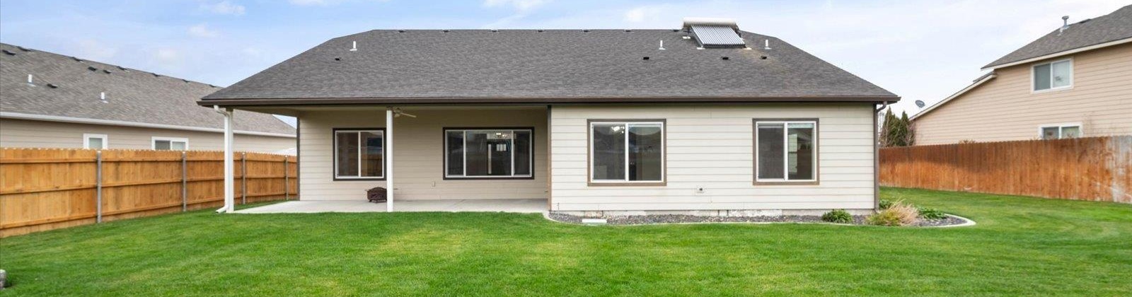 9th Ave, Kennewick, Washington 99336, 4 Bedrooms Bedrooms, 0 ,2 BathroomsBathrooms,Houses,For Sale,9th Ave,0,289165