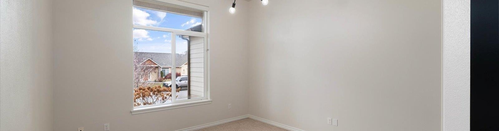 9th Ave, Kennewick, Washington 99336, 4 Bedrooms Bedrooms, 0 ,2 BathroomsBathrooms,Houses,For Sale,9th Ave,0,289165