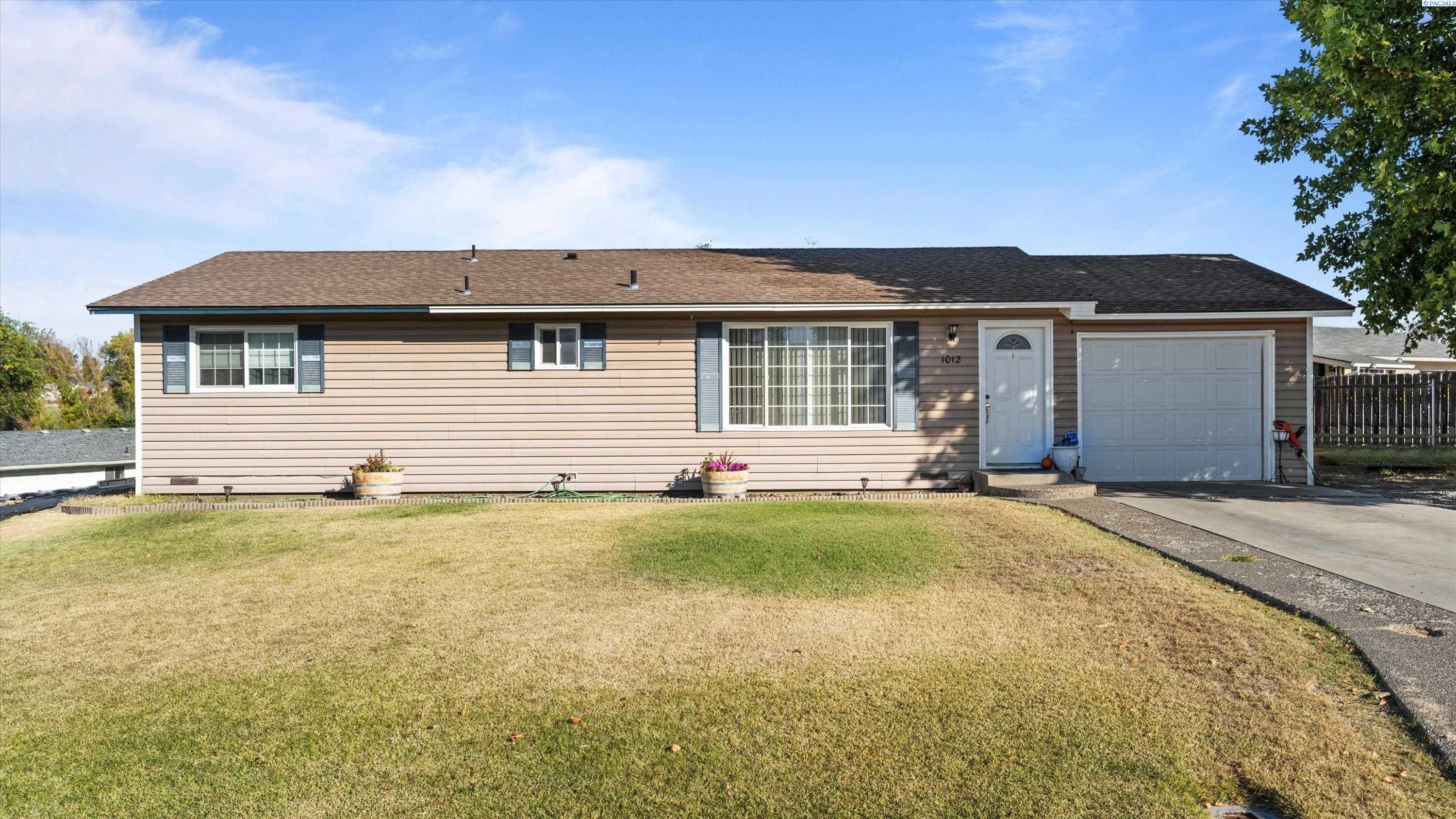 Coach Ct., Grandview, Washington 98930, 3 Bedrooms Bedrooms, 0 ,1 BathroomBathrooms,Houses,For Sale,Coach Ct.,0,288300