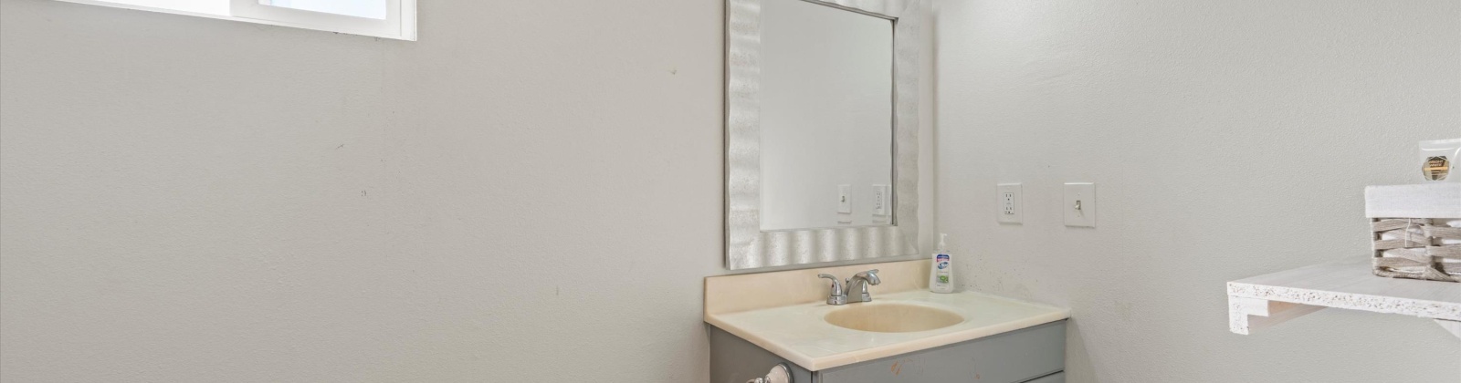 Coach Ct., Grandview, Washington 98930, 3 Bedrooms Bedrooms, 0 ,1 BathroomBathrooms,Houses,For Sale,Coach Ct.,0,288300