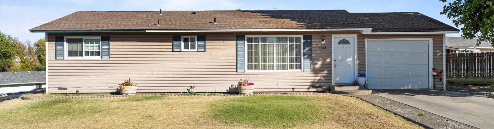 Coach Ct., Grandview, Washington 98930, 3 Bedrooms Bedrooms, 0 ,1 BathroomBathrooms,Houses,For Sale,Coach Ct.,0,288300