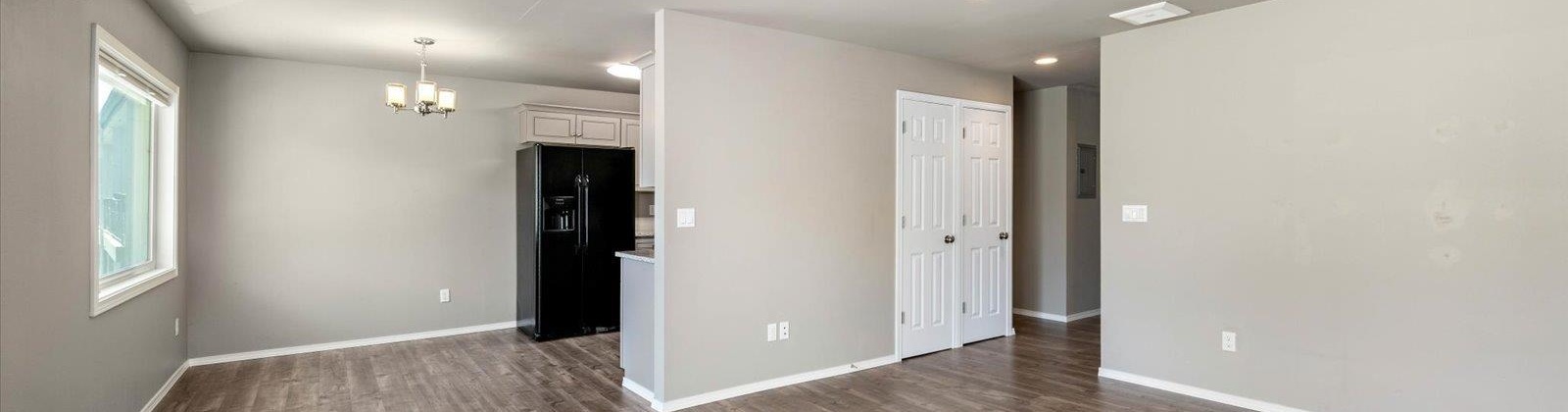 Waverly Place, Kennewick, Washington 99336, 2 Bedrooms Bedrooms, 0 ,1 BathroomBathrooms,For Sale,Waverly Place,0,284092