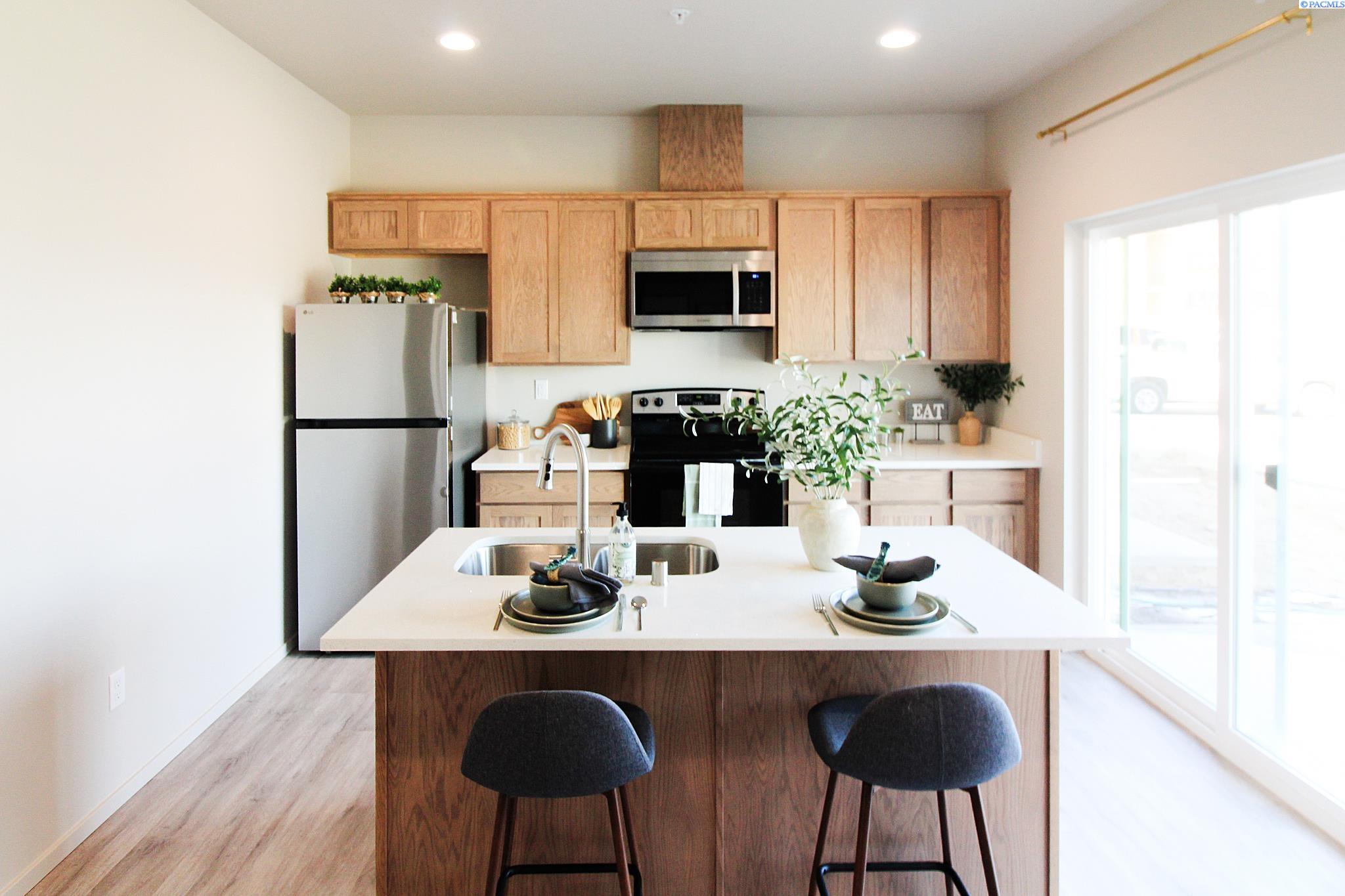 8th Avenue, Othello, Washington 99327, 2 Bedrooms Bedrooms, 0 ,2 BathroomsBathrooms,Commercial,For Rent,8th Avenue,0,285349