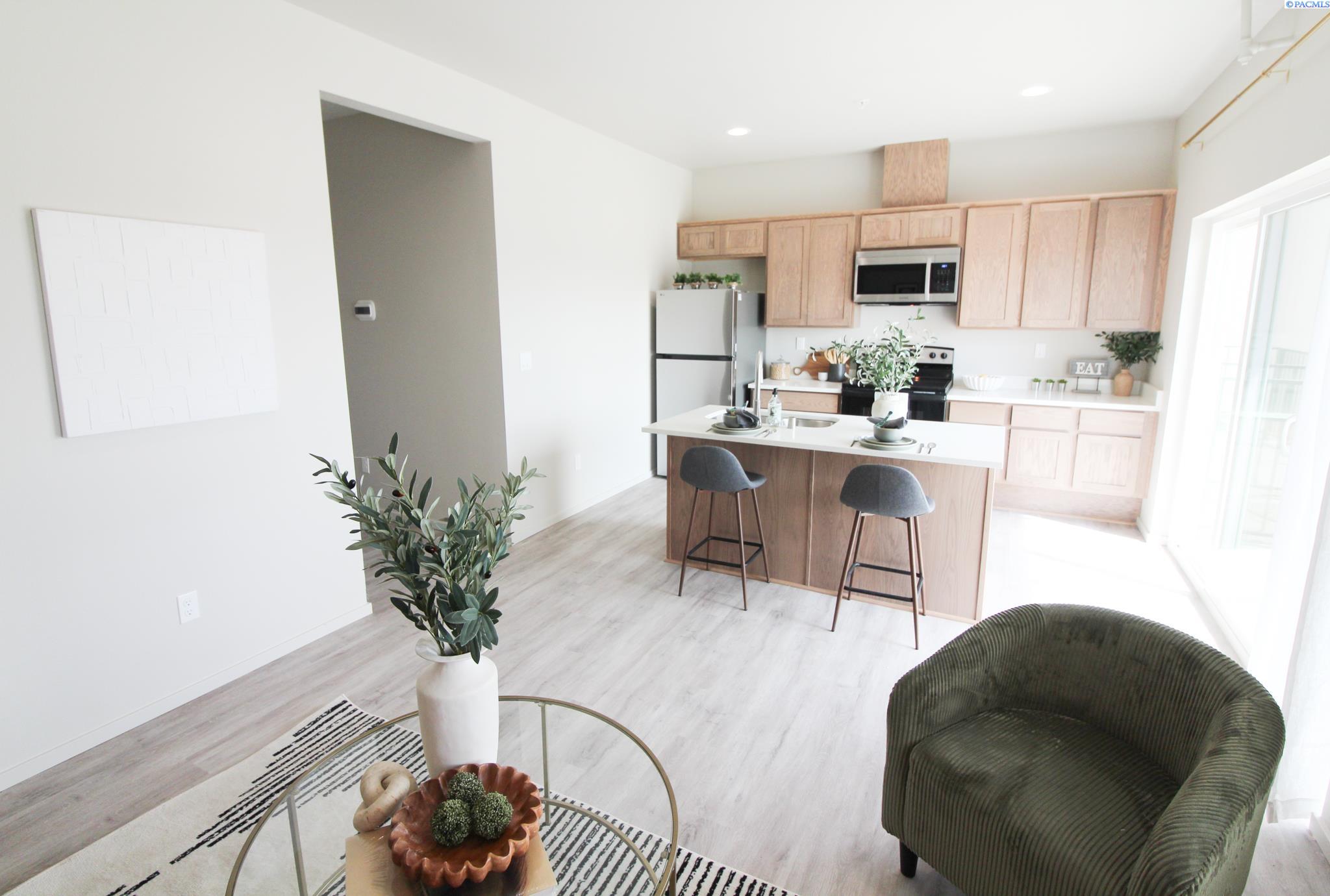 8th Avenue, Othello, Washington 99327, 2 Bedrooms Bedrooms, 0 ,2 BathroomsBathrooms,Commercial,For Rent,8th Avenue,0,285638