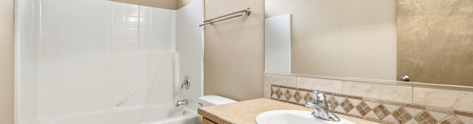 Losino Ave., West Richland, Washington 99353, 4 Bedrooms Bedrooms, 0 ,2 BathroomsBathrooms,Houses,For Sale,Losino Ave.,0,289174