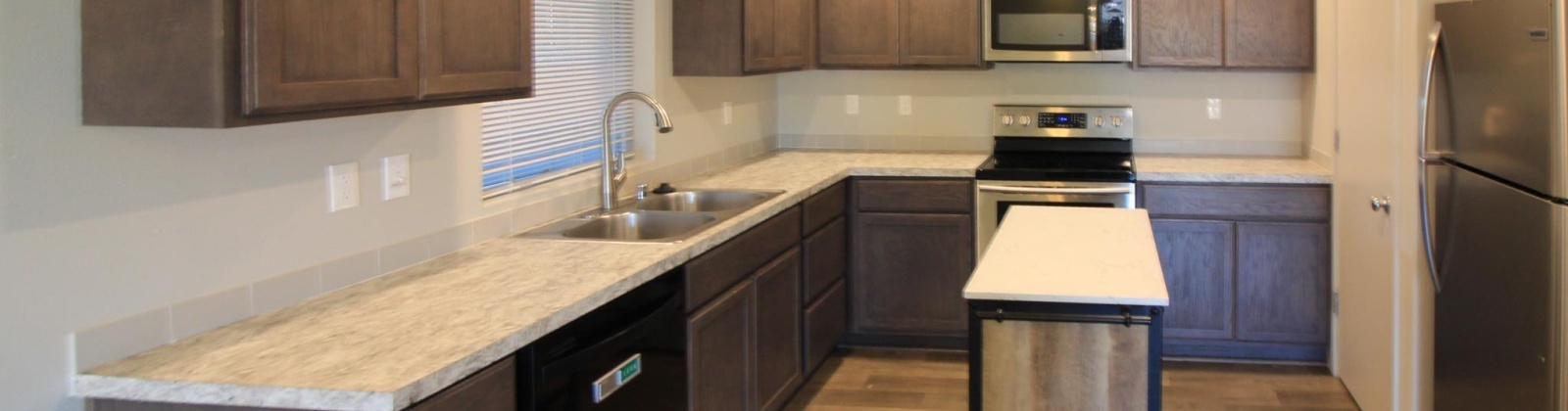 Cedar Avenue, Pasco, Washington 99301, 3 Bedrooms Bedrooms, 0 ,2 BathroomsBathrooms,Condos/townhomes,For Rent,Cedar Avenue,0,286617