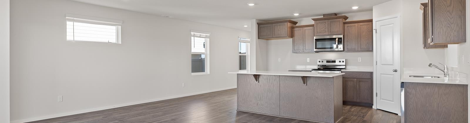 Zeelar Street, Kennewick, Washington 99336, 4 Bedrooms Bedrooms, 0 ,3 BathroomsBathrooms,Houses,For Sale,Zeelar Street,0,289182