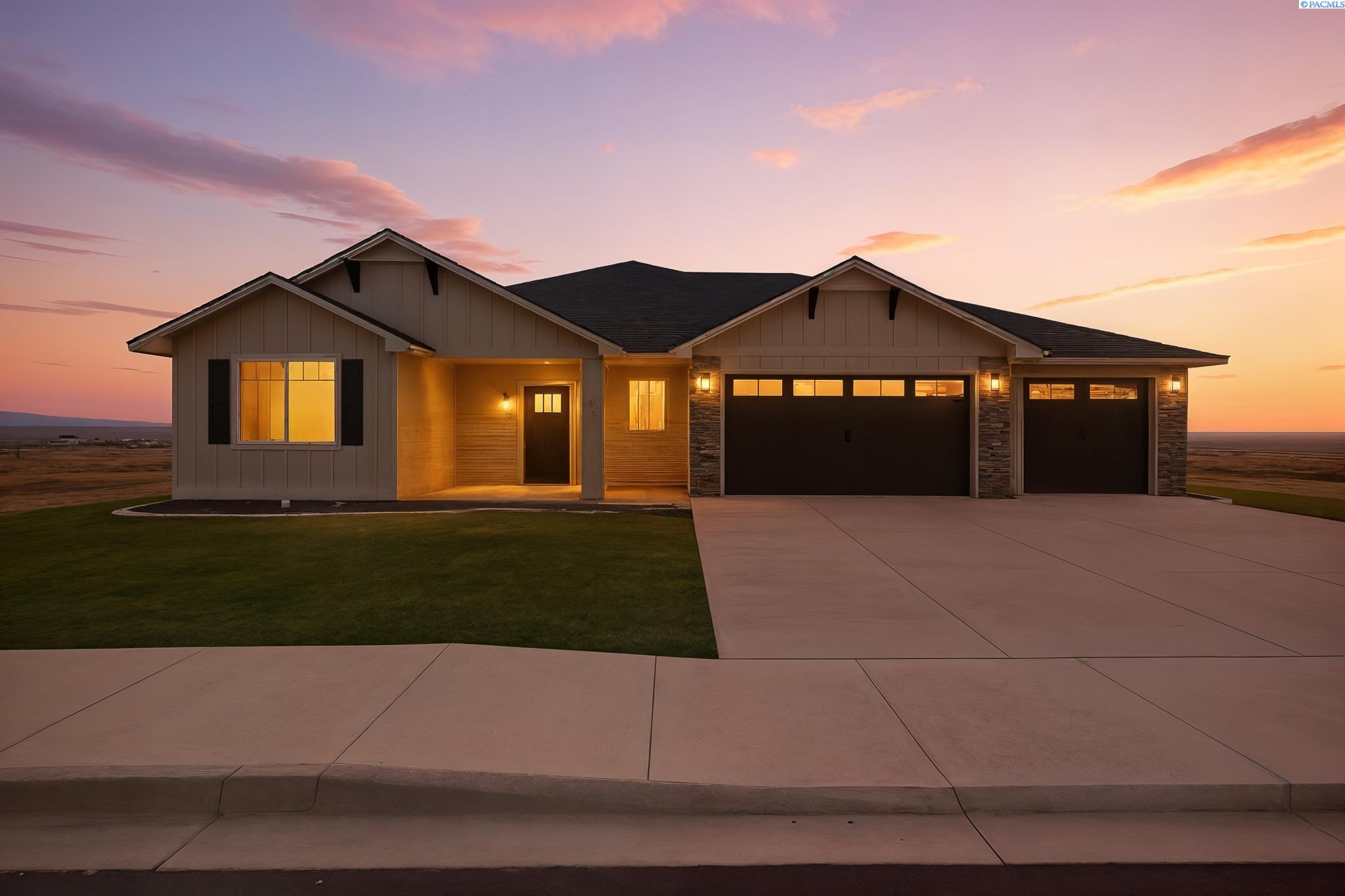 Thebes St., West Richland, Washington 99353, 3 Bedrooms Bedrooms, 0 ,2 BathroomsBathrooms,Houses,For Sale,Thebes St.,0,289201