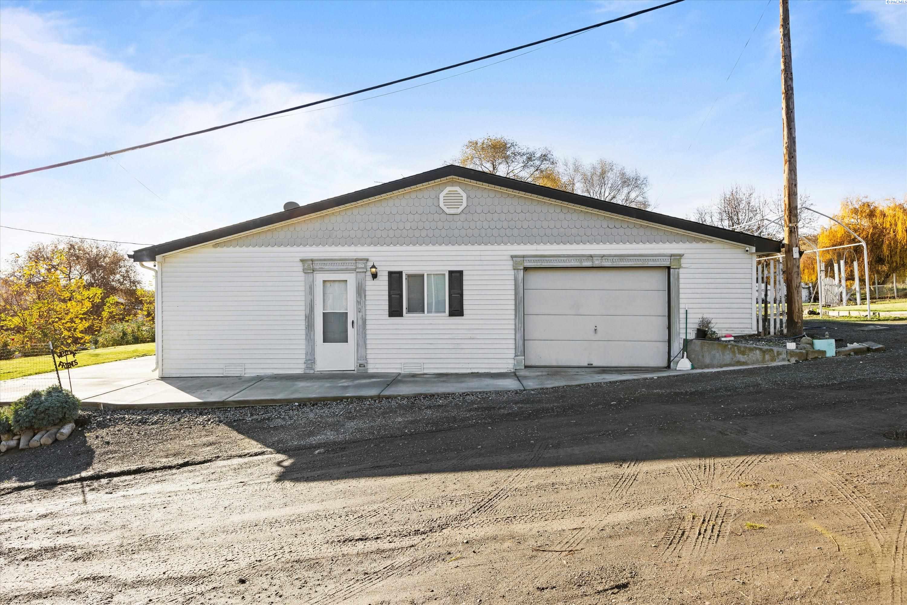 4th, Eltopia, Washington 99330, 4 Bedrooms Bedrooms, 0 ,2 BathroomsBathrooms,Houses,For Sale,4th,0,289200