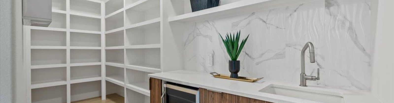 Highview St, Richland, Washington 99352, 5 Bedrooms Bedrooms, 0 ,3 BathroomsBathrooms,Houses,For Sale,Highview St,0,286716