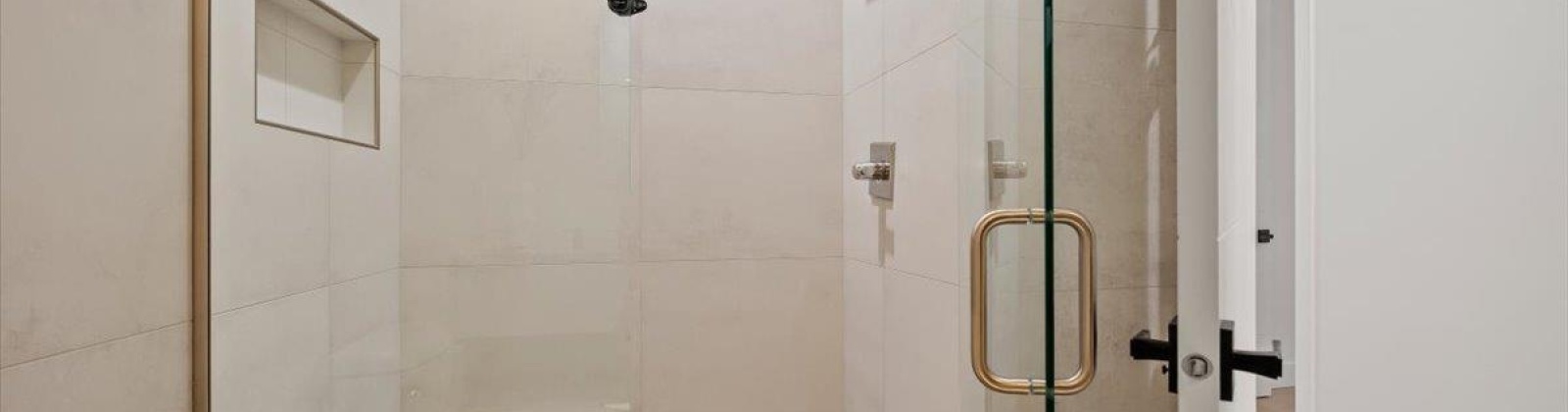 Highview St, Richland, Washington 99352, 5 Bedrooms Bedrooms, 0 ,3 BathroomsBathrooms,Houses,For Sale,Highview St,0,286716