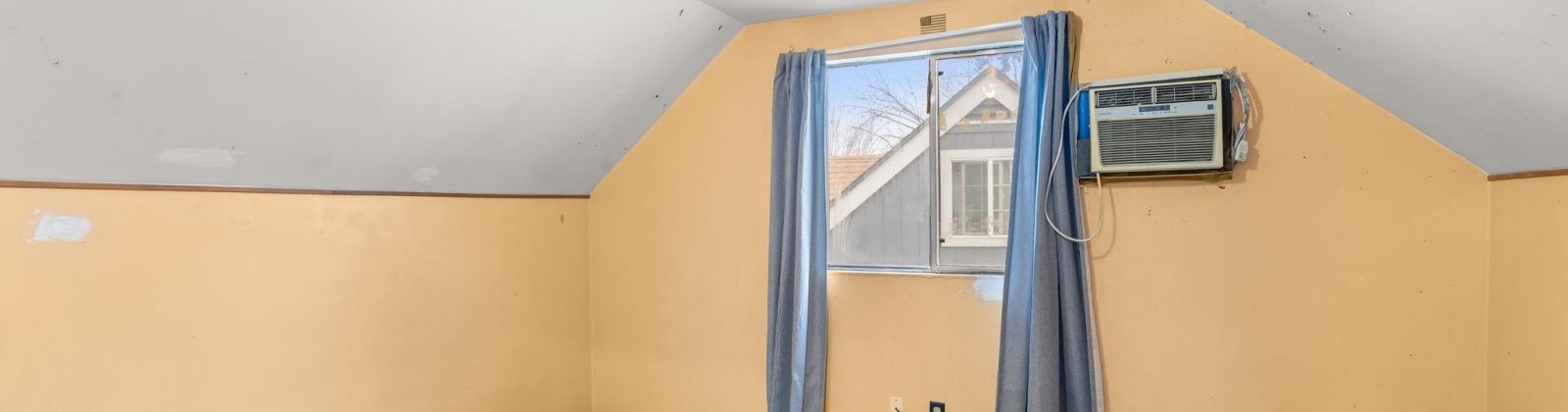 12th St, Sunnyside, Washington 98944, 4 Bedrooms Bedrooms, 0 ,1 BathroomBathrooms,Houses,For Sale,12th St,0,289234