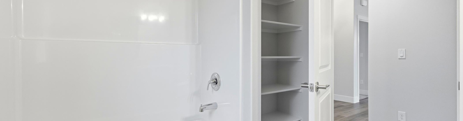 Roosevelt St, Kennewick, Washington 99338, 4 Bedrooms Bedrooms, 0 ,2 BathroomsBathrooms,Houses,For Sale,Roosevelt St,0,289235