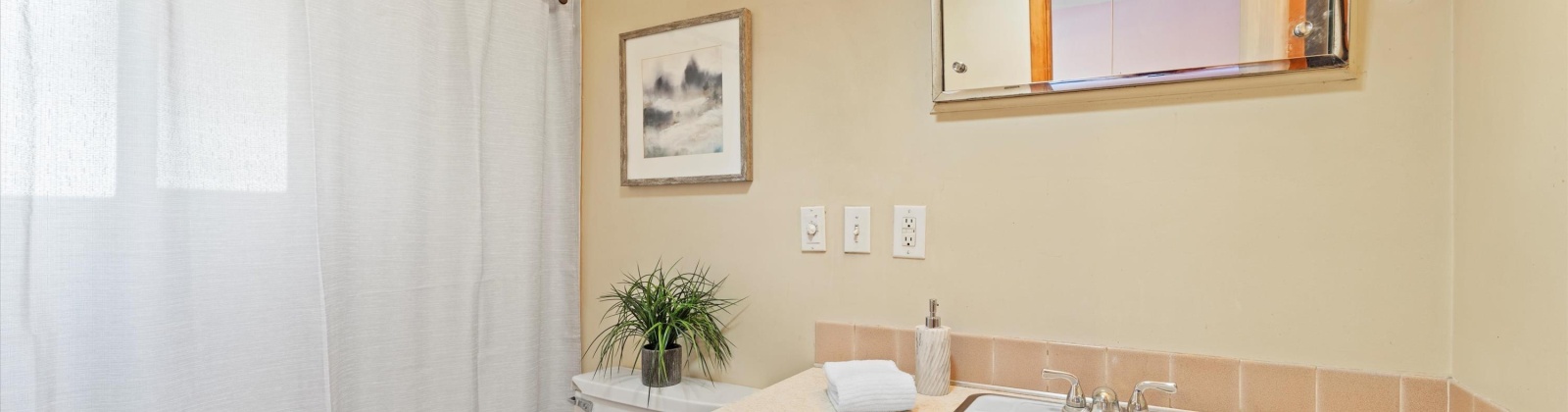 Fruitland St, Kennewick, Washington 99337, 4 Bedrooms Bedrooms, 0 ,3 BathroomsBathrooms,Houses,For Sale,Fruitland St,0,287305