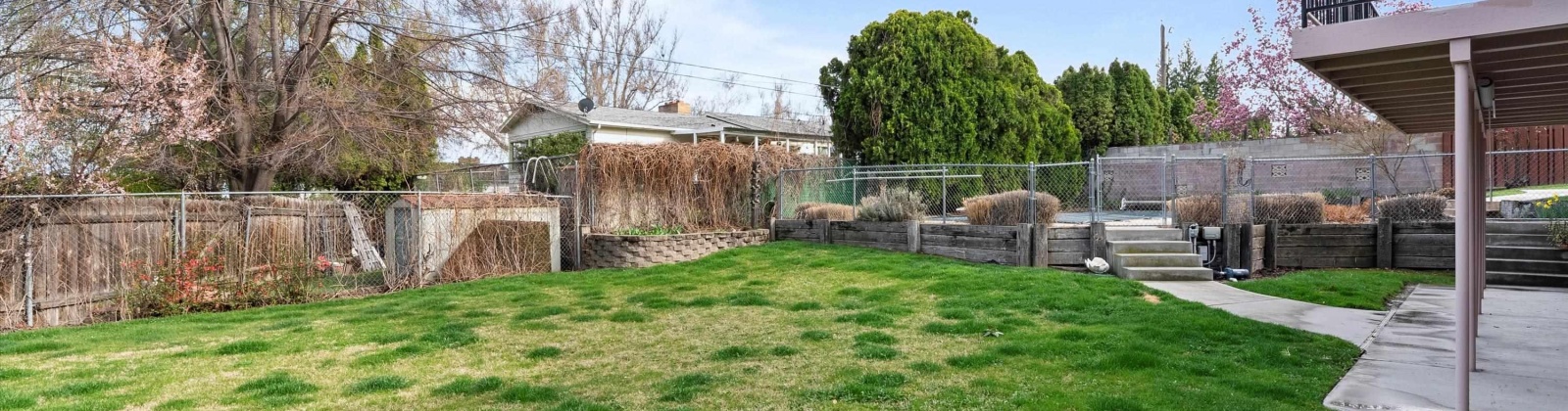 Fruitland St, Kennewick, Washington 99337, 4 Bedrooms Bedrooms, 0 ,3 BathroomsBathrooms,Houses,For Sale,Fruitland St,0,287305