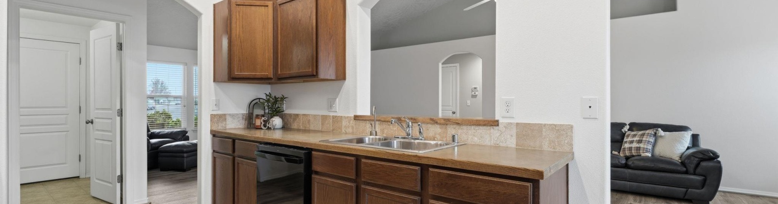 Maryhill Lane, Pasco, Washington 99301, 3 Bedrooms Bedrooms, 0 ,2 BathroomsBathrooms,Houses,For Sale,Maryhill Lane,0,289262