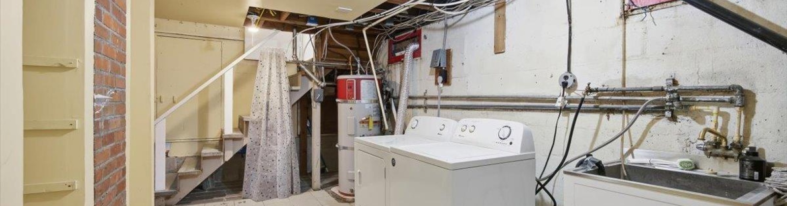 Torbett St., Richland, Washington 99354, 6 Bedrooms Bedrooms, 0 ,2 BathroomsBathrooms,Multi-family,For Sale,Torbett St.,0,289260