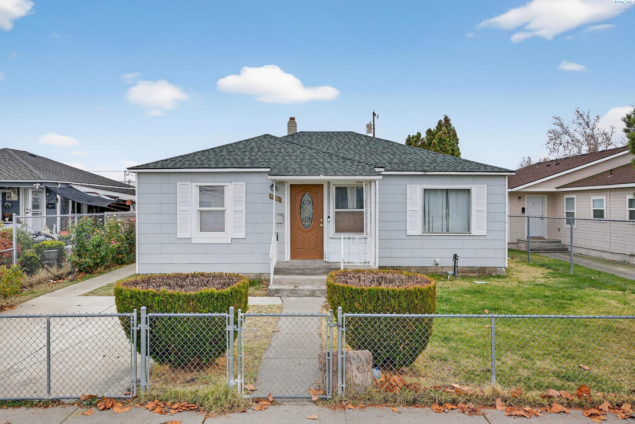Yakima St, Pasco, Washington 99301, 2 Bedrooms Bedrooms, 0 ,5 BathroomsBathrooms,Houses,For Sale,Yakima St,0,289267