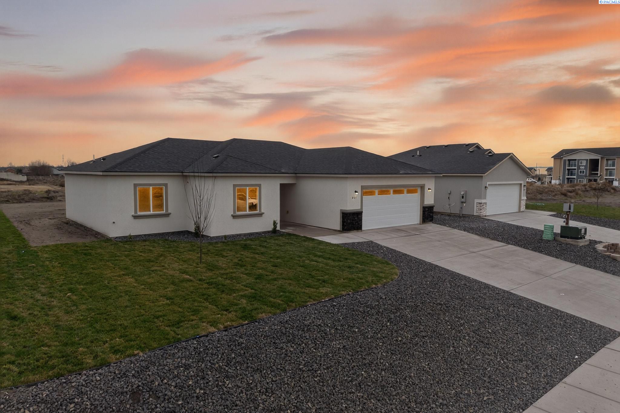 Eureka Ave, Pasco, Washington 99301, 4 Bedrooms Bedrooms, 0 ,2 BathroomsBathrooms,Houses,For Sale,Eureka Ave,0,289268