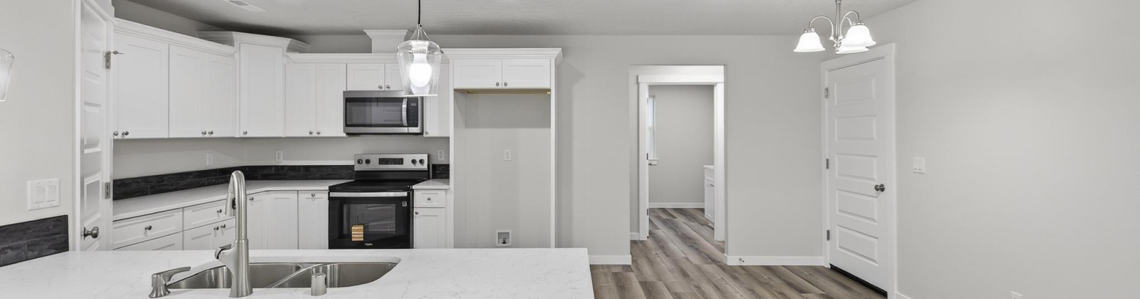 Eureka Ave, Pasco, Washington 99301, 4 Bedrooms Bedrooms, 0 ,2 BathroomsBathrooms,Houses,For Sale,Eureka Ave,0,289268