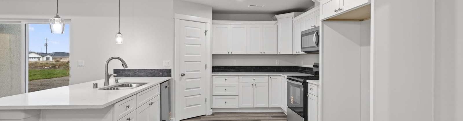 Eureka Ave, Pasco, Washington 99301, 4 Bedrooms Bedrooms, 0 ,2 BathroomsBathrooms,Houses,For Sale,Eureka Ave,0,289268