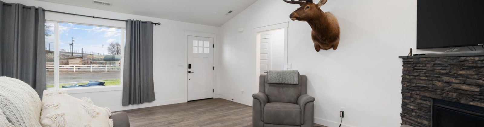 19th Ave, Kennewick, Washington 99337, 4 Bedrooms Bedrooms, 0 ,2 BathroomsBathrooms,Houses,For Sale,19th Ave,0,289264