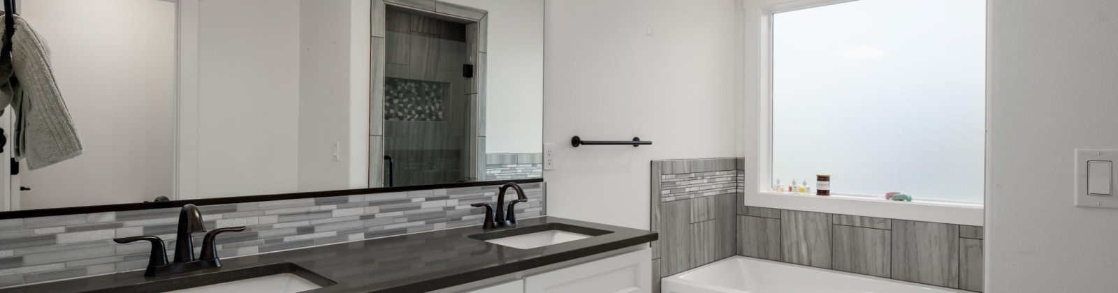 19th Ave, Kennewick, Washington 99337, 4 Bedrooms Bedrooms, 0 ,2 BathroomsBathrooms,Houses,For Sale,19th Ave,0,289264