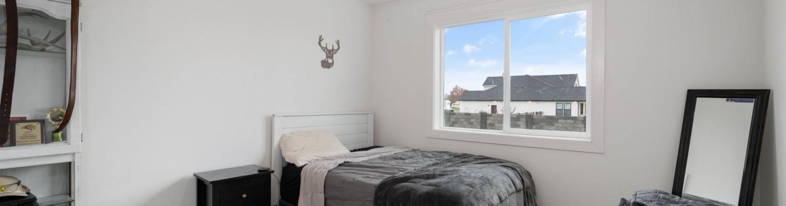 19th Ave, Kennewick, Washington 99337, 4 Bedrooms Bedrooms, 0 ,2 BathroomsBathrooms,Houses,For Sale,19th Ave,0,289264