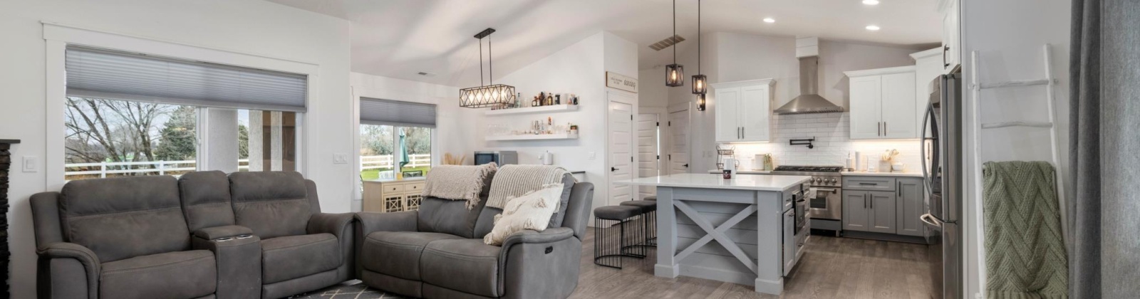 19th Ave, Kennewick, Washington 99337, 4 Bedrooms Bedrooms, 0 ,2 BathroomsBathrooms,Houses,For Sale,19th Ave,0,289264