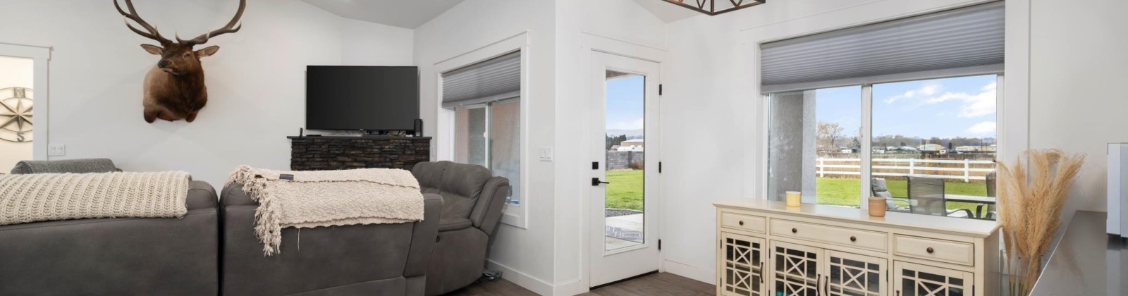 19th Ave, Kennewick, Washington 99337, 4 Bedrooms Bedrooms, 0 ,2 BathroomsBathrooms,Houses,For Sale,19th Ave,0,289264