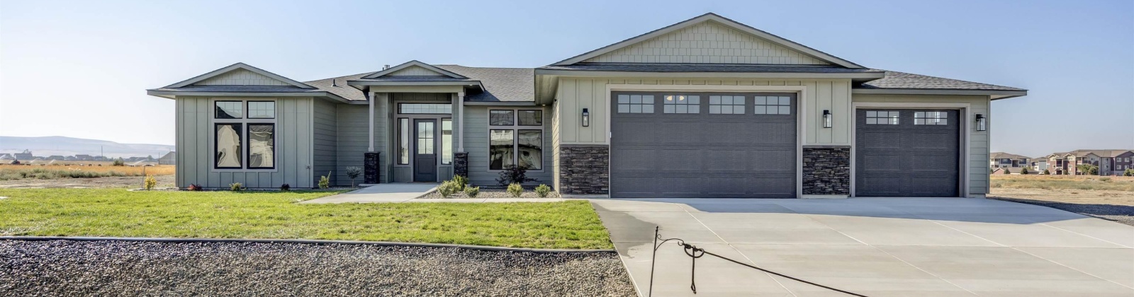 Grange St, Kennewick, Washington 99338, 4 Bedrooms Bedrooms, 0 ,3 BathroomsBathrooms,Houses,For Sale,Grange St,0,289273