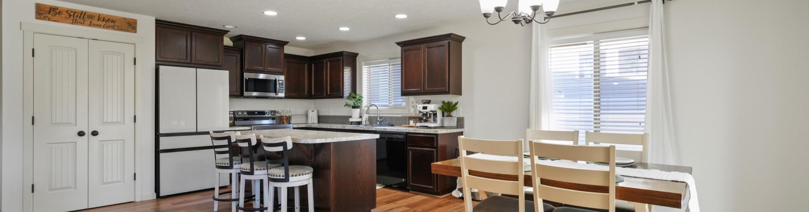 13th St, Sunnyside, Washington 98944, 4 Bedrooms Bedrooms, 0 ,2 BathroomsBathrooms,Houses,For Sale,13th St,0,289305