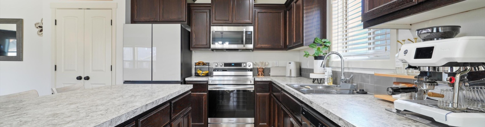 13th St, Sunnyside, Washington 98944, 4 Bedrooms Bedrooms, 0 ,2 BathroomsBathrooms,Houses,For Sale,13th St,0,289305