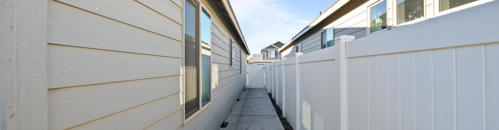 13th St, Sunnyside, Washington 98944, 4 Bedrooms Bedrooms, 0 ,2 BathroomsBathrooms,Houses,For Sale,13th St,0,289305