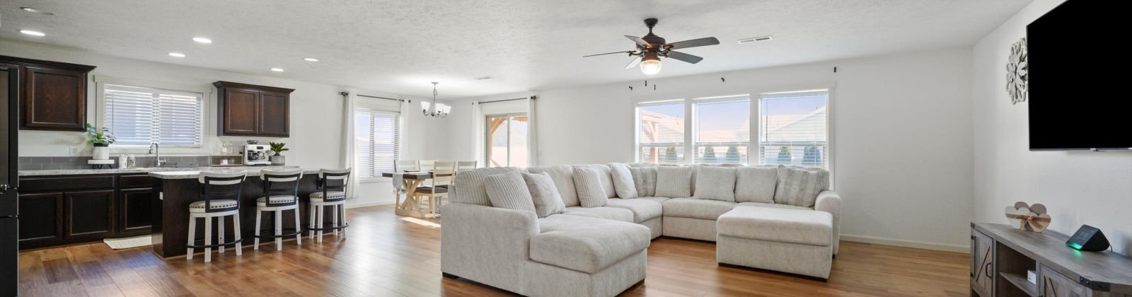 13th St, Sunnyside, Washington 98944, 4 Bedrooms Bedrooms, 0 ,2 BathroomsBathrooms,Houses,For Sale,13th St,0,289305