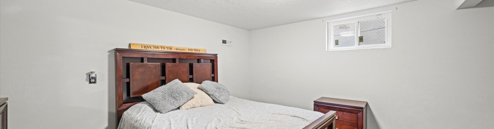 Crescent Dr, Grandview, Washington 98930, 2 Bedrooms Bedrooms, 0 ,1 BathroomBathrooms,Houses,For Sale,Crescent Dr,0,289325