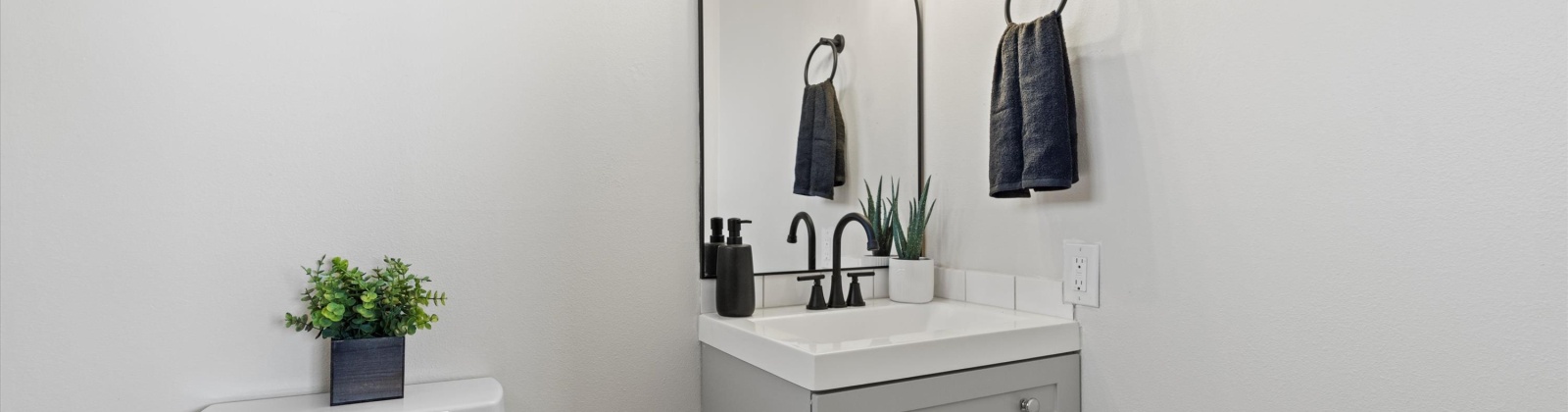 4th Pl, Kennewick, Washington 99336, 3 Bedrooms Bedrooms, 0 ,2 BathroomsBathrooms,Houses,For Sale,4th Pl,0,289354