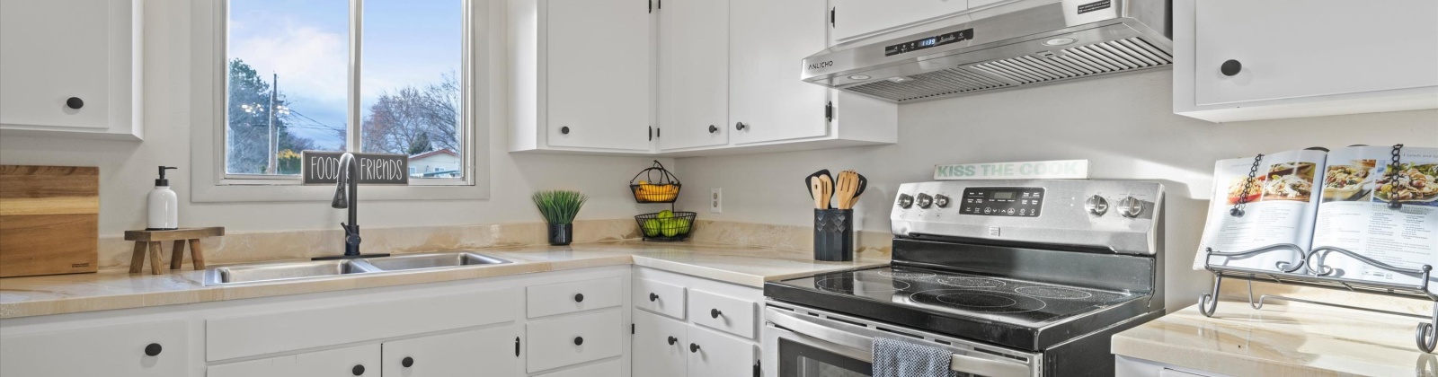 4th Pl, Kennewick, Washington 99336, 3 Bedrooms Bedrooms, 0 ,2 BathroomsBathrooms,Houses,For Sale,4th Pl,0,289354