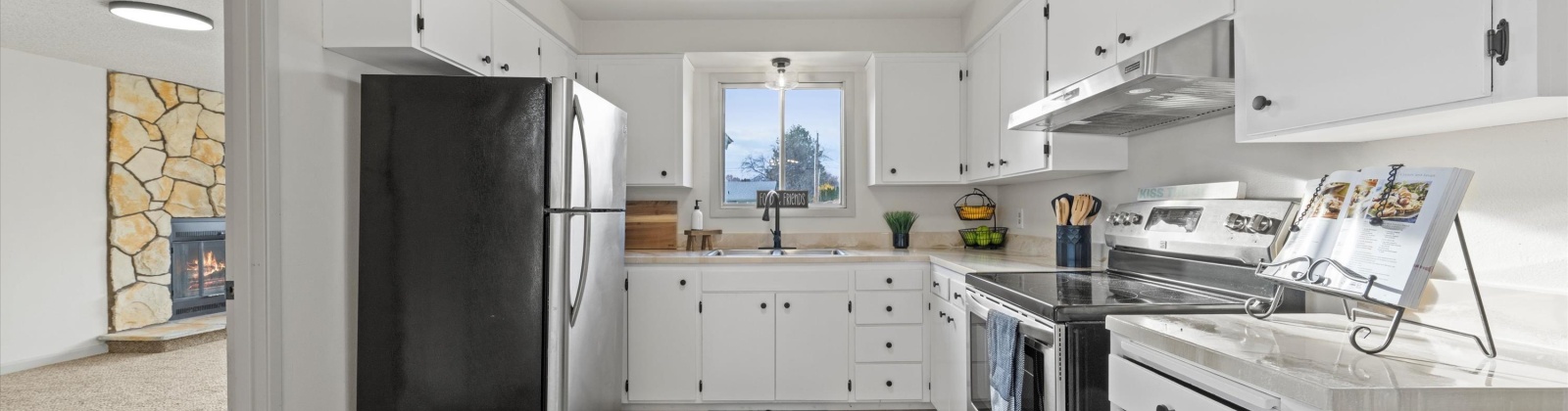 4th Pl, Kennewick, Washington 99336, 3 Bedrooms Bedrooms, 0 ,2 BathroomsBathrooms,Houses,For Sale,4th Pl,0,289354