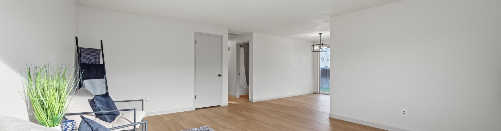 4th Pl, Kennewick, Washington 99336, 3 Bedrooms Bedrooms, 0 ,2 BathroomsBathrooms,Houses,For Sale,4th Pl,0,289354