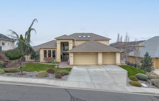 Glenwood Court, Richland, Washington 99352, 5 Bedrooms Bedrooms, 0 ,3 BathroomsBathrooms,Houses,For Sale,Glenwood Court,0,289369