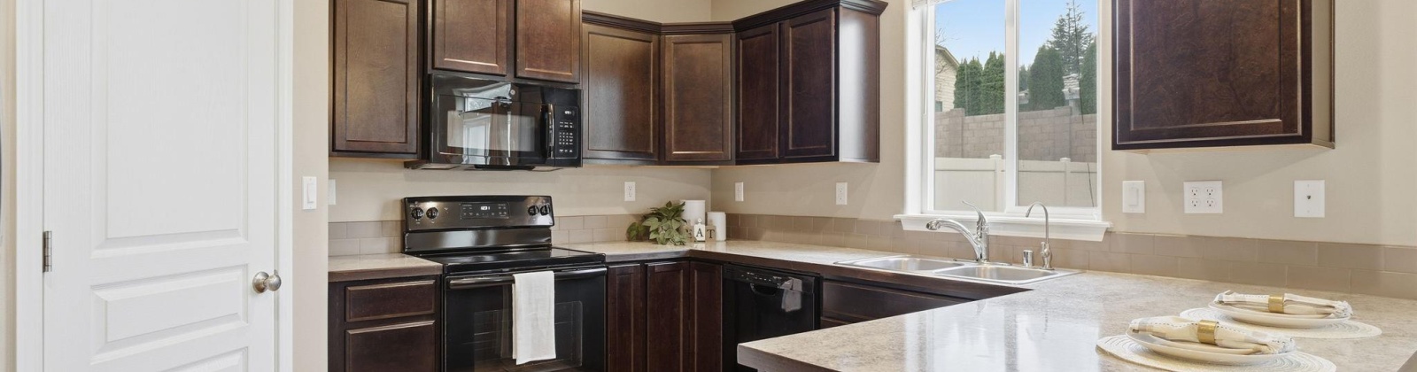 Dawes Pl, Kennewick, Washington 99338, 4 Bedrooms Bedrooms, 0 ,3 BathroomsBathrooms,Houses,For Sale,Dawes Pl,0,289368